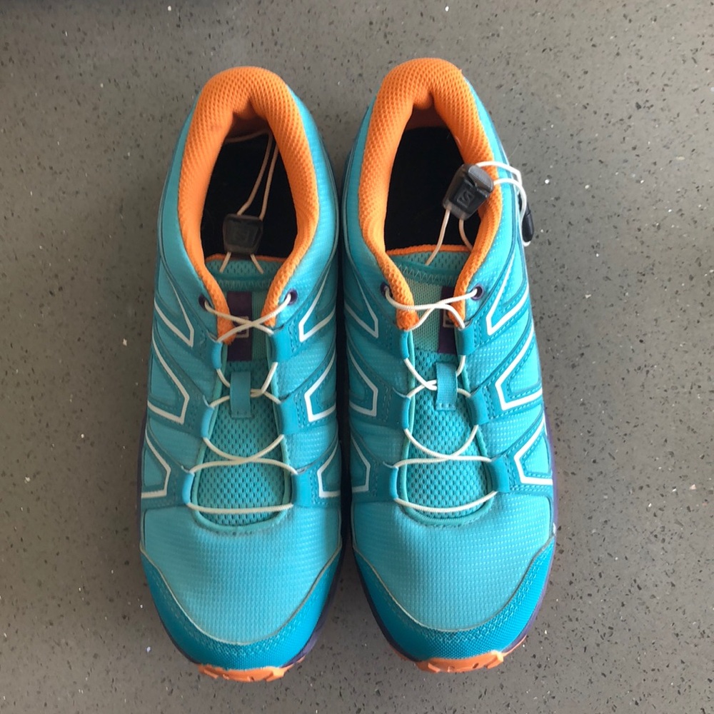 Trail running/hiking shoe. like new condition